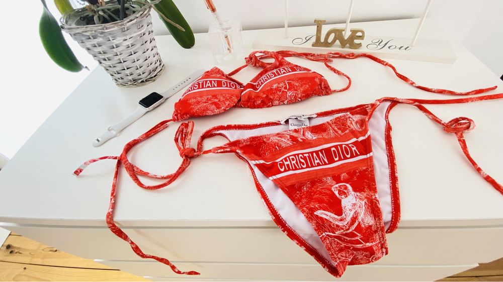 Sexy bikini de Chistian Dior