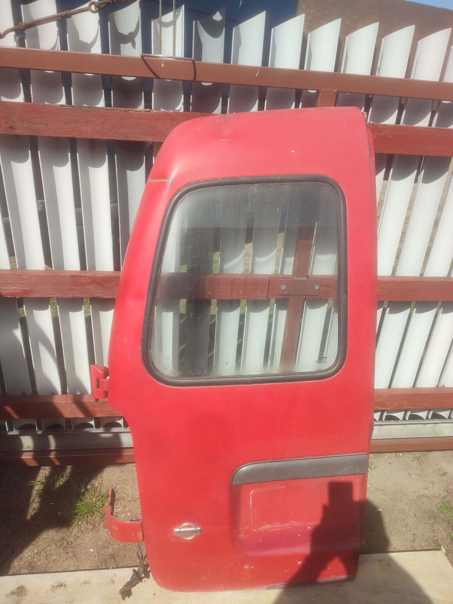Drzwi nissan vanette cargo
