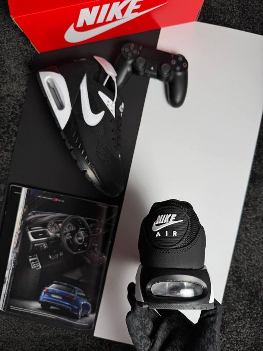 Чоловічі кросівки найк аір макс Nike Air Max IVO Black White [41-45]