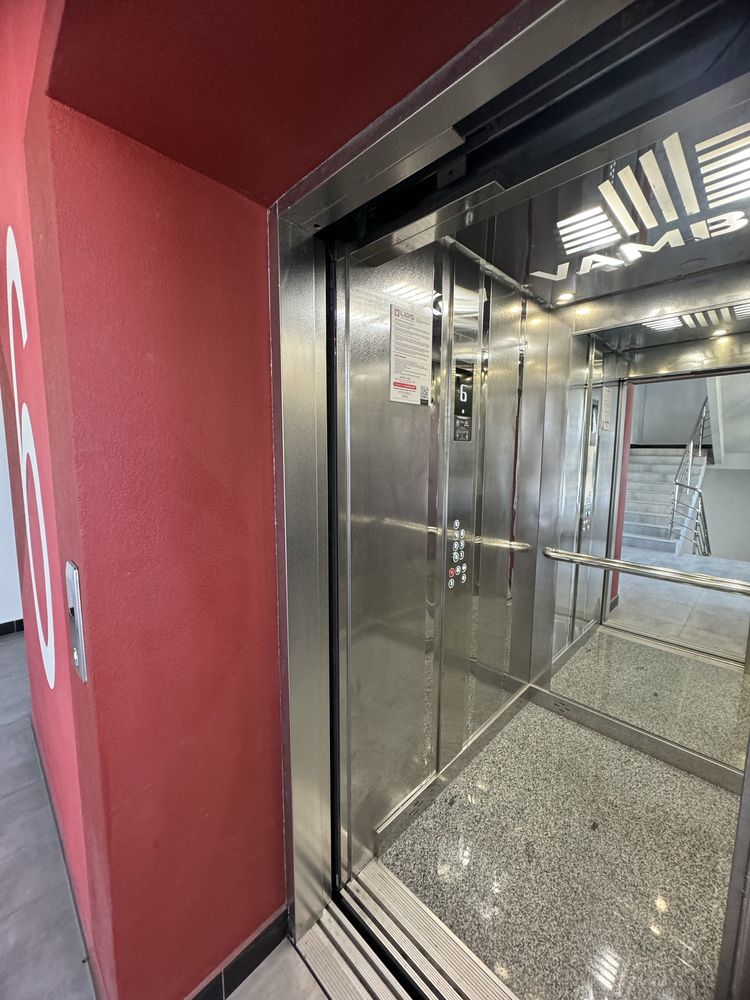 Продам 4 кімнатну квартиру з терасою 27 м.кв.