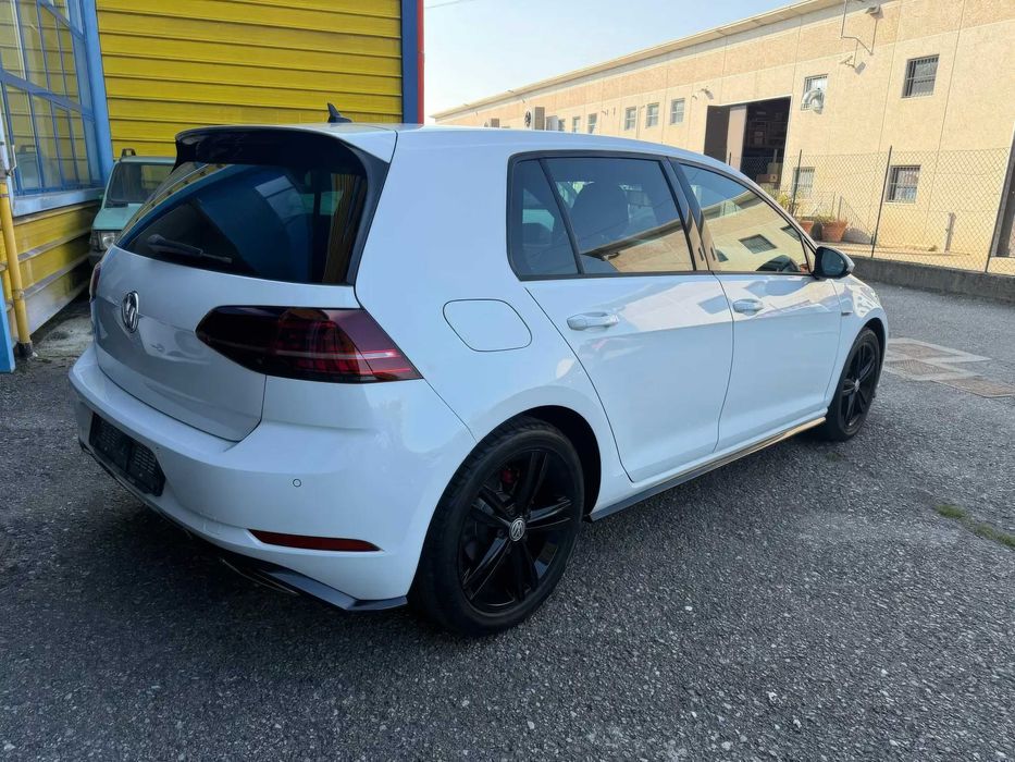 Volkswagen Golf      2018