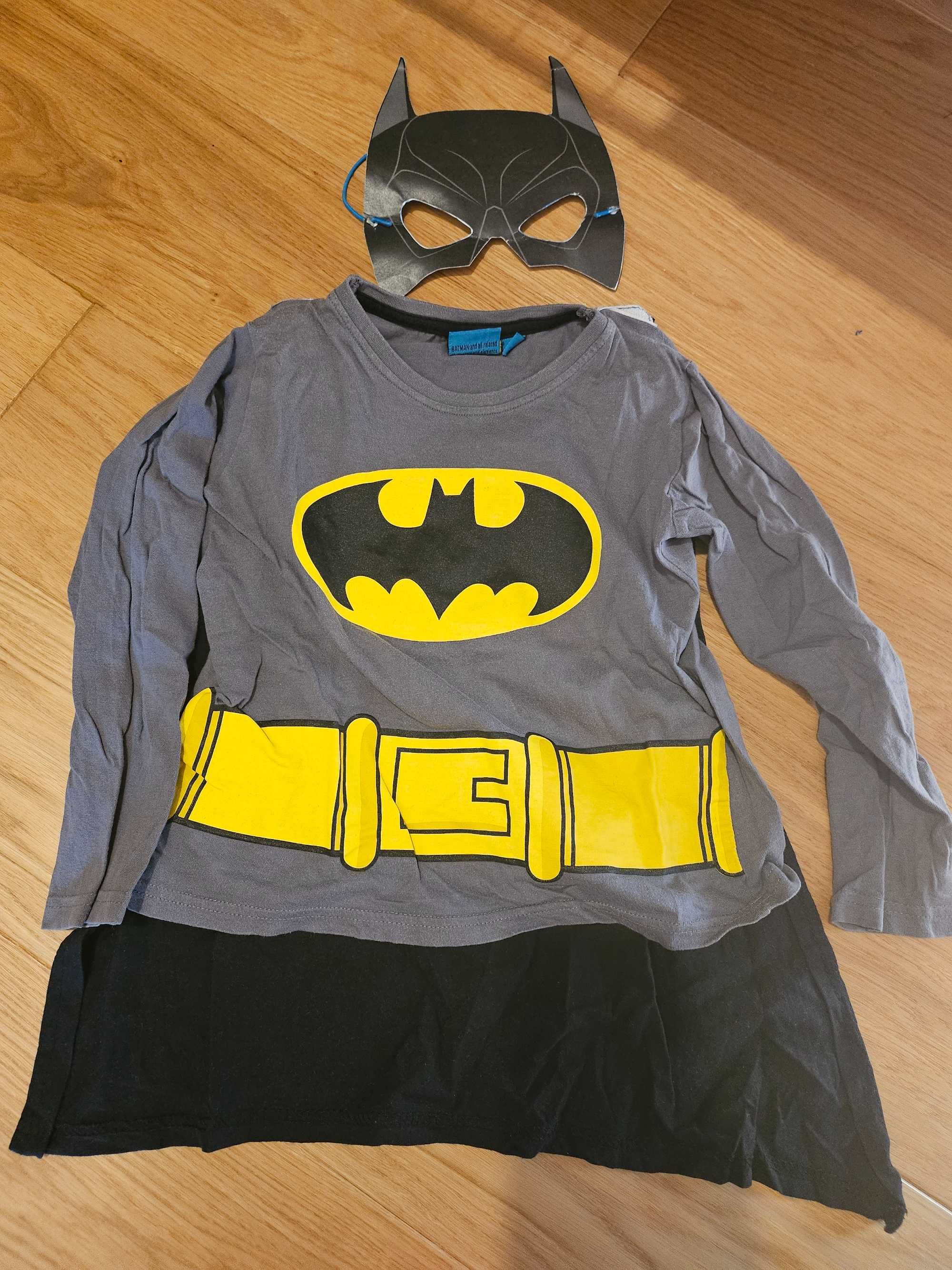 Batman strój na karnawał. Rozm. 104/110, dlugosc bluzki 32 cm.