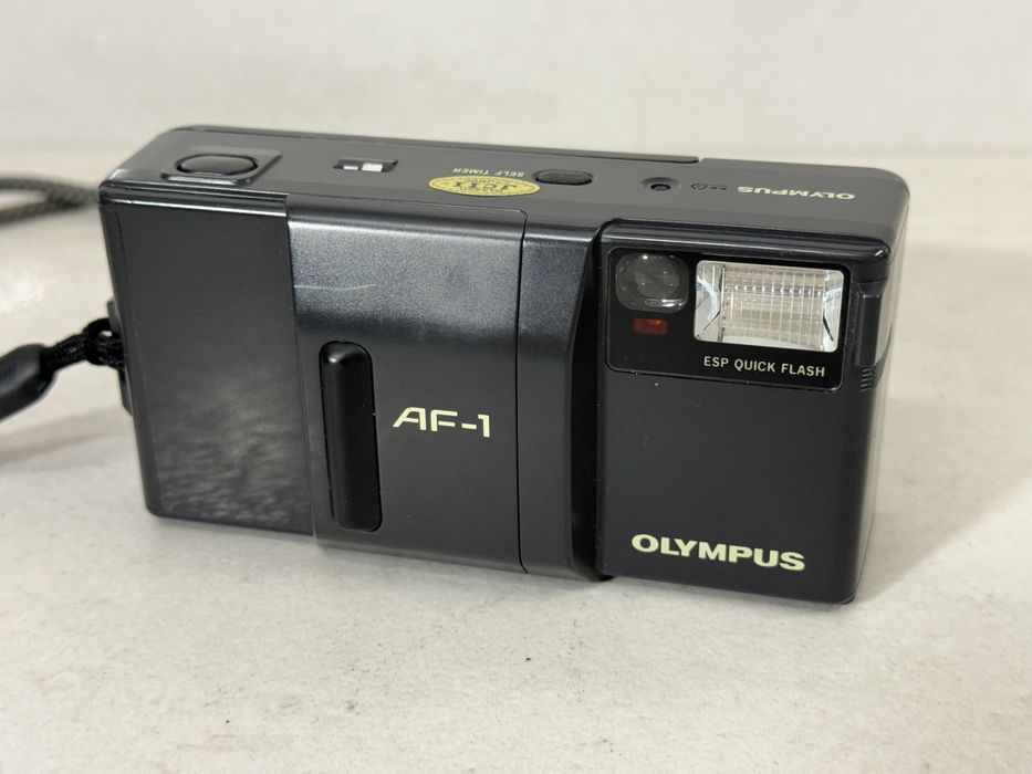 Olympus AF-1  ZUIKO 35/2.8