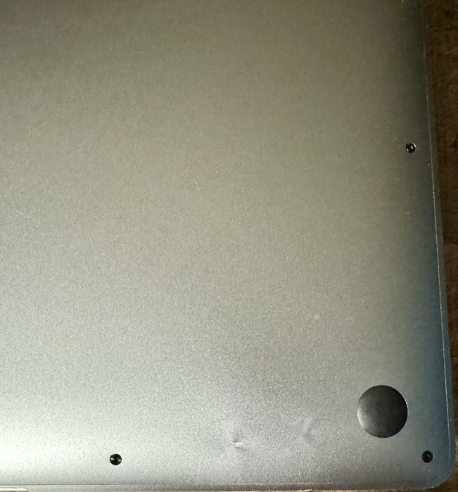 Macbook Air M1 8/256. Чудовий стан.