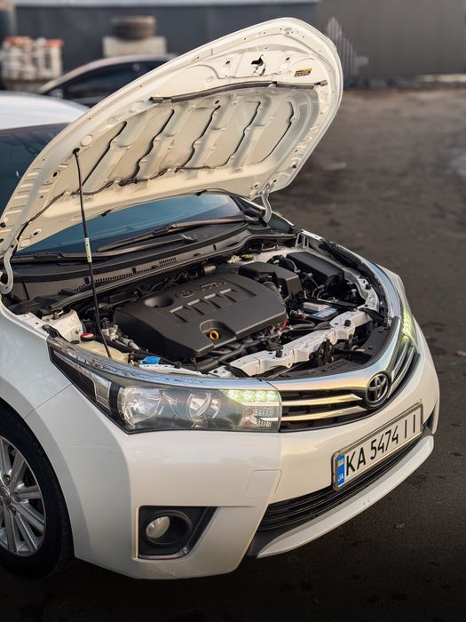 Toyota Corolla 2014 1.6 (торг)