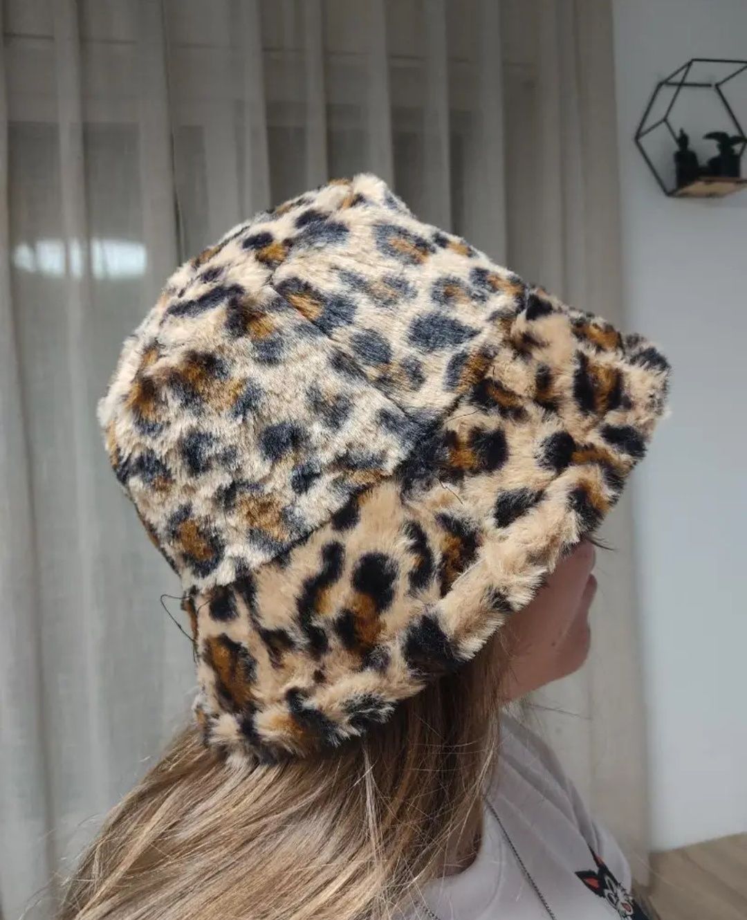 Puchaty kapelusz w panterkę stylowy buckhat nowy