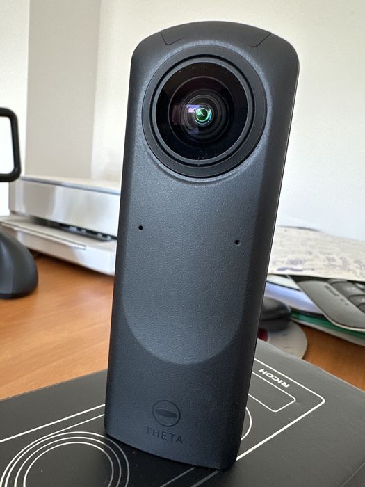 Maquina Ricoh Theta Z1