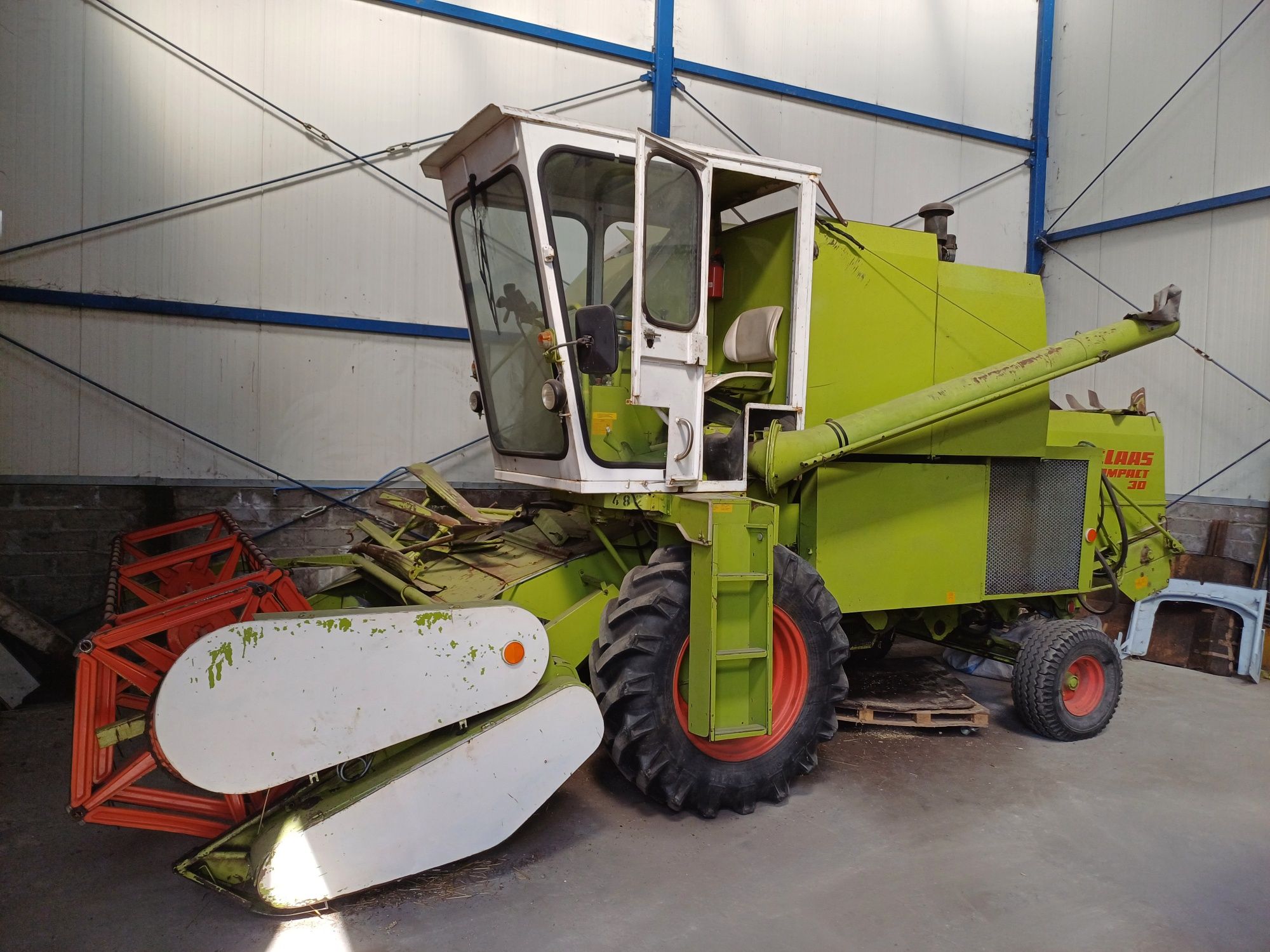 Kombajn CLAAS Compact 30