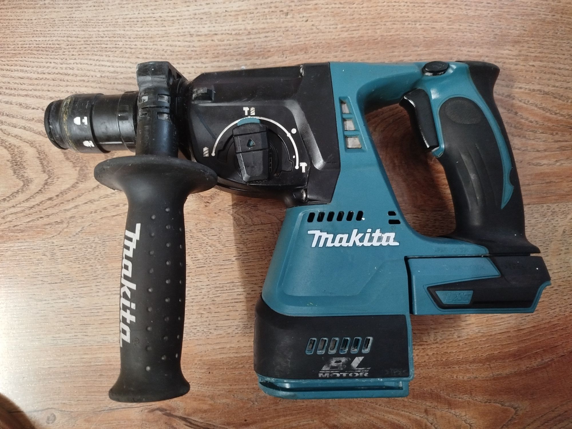 Młotowiertarka Makita DHR 243 LXT BL 18V