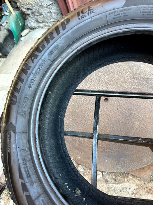 Шины БУ 225 55 R 17 Goodyear UltraGrip Ice Arctic Резина зима ШИП
