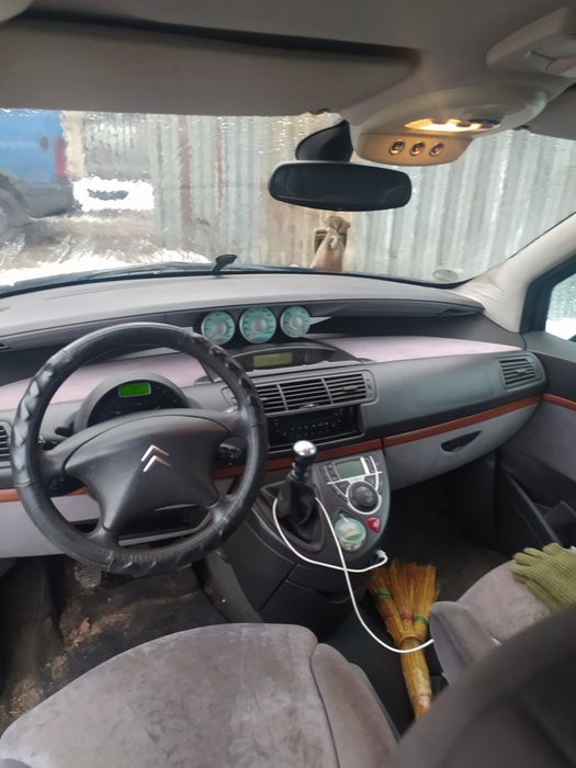 Ситроен с8 , требует ремонта