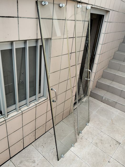 Portas de vidro para polibans