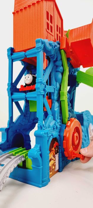 Набор Паровозик Томас и друзья - Железная дорога и Обвал в пещере.