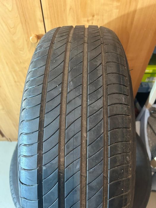 Opony MICHELIN  PRIMACY 215/65R 17