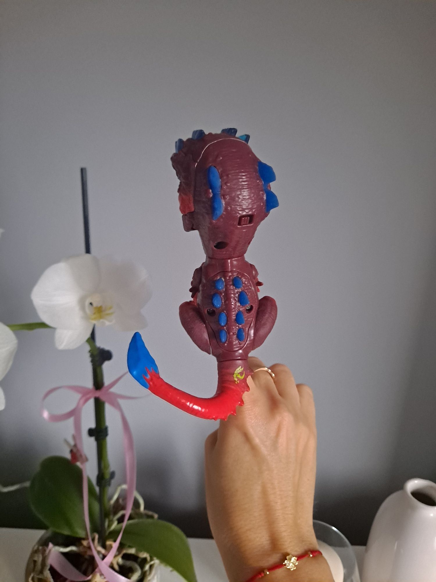 Świetny dinozaur interaktywny na palec Fingerlings Mattel