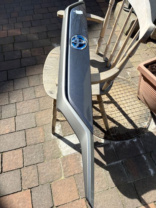 TOYOTA RAV4 V 5 - Blenda listwa klapy pokrywy bagażnika tył