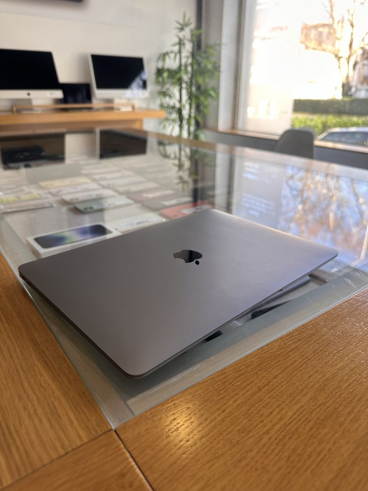 MacBook Air M1 *semi novo