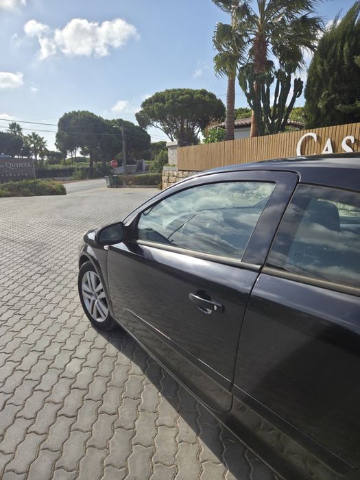 Opel Astra GTC 1.7  125cv
Corro de 5 lugar de duas p