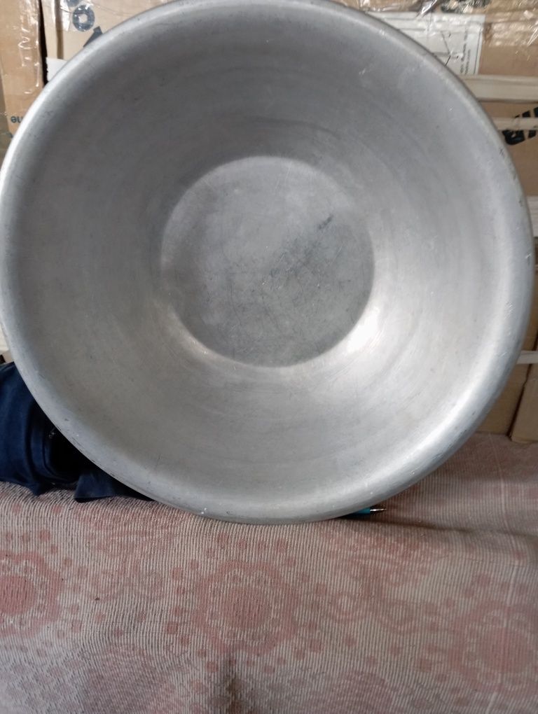 Продам миски алюмінієві і емаліровані