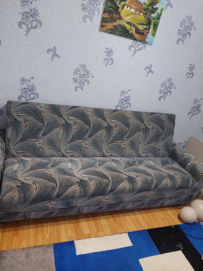 Диван+два крісла.