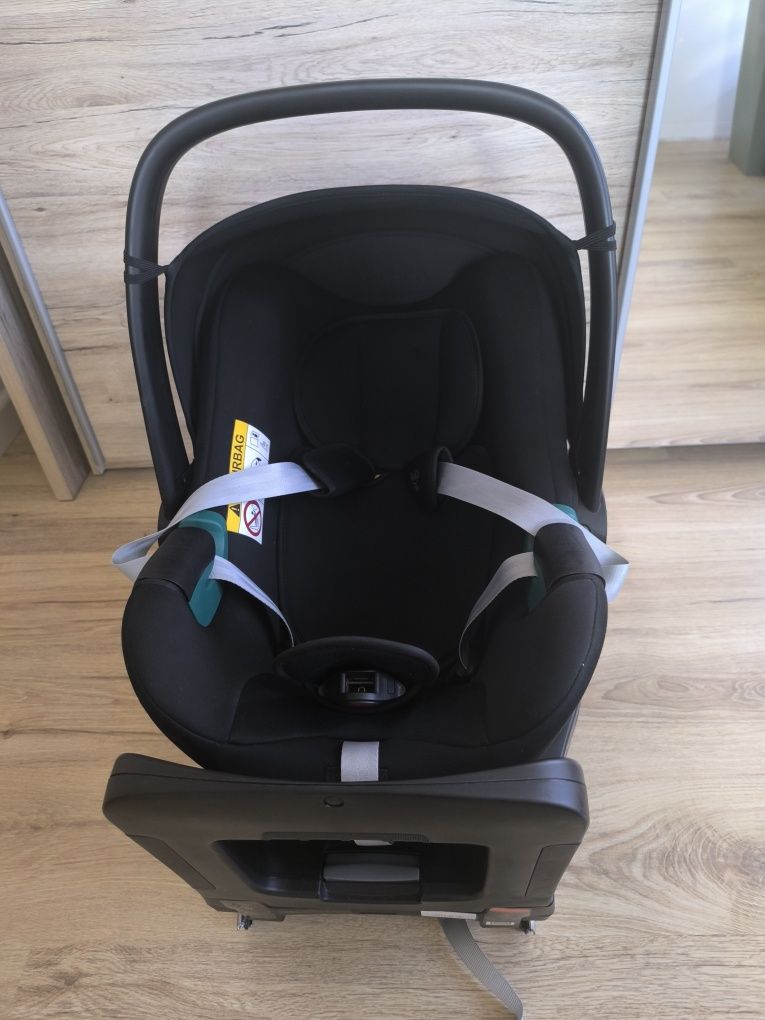 Fotelik samochodowy + baza obrotowa 360 Britax Römer Baby Safe 3 isize