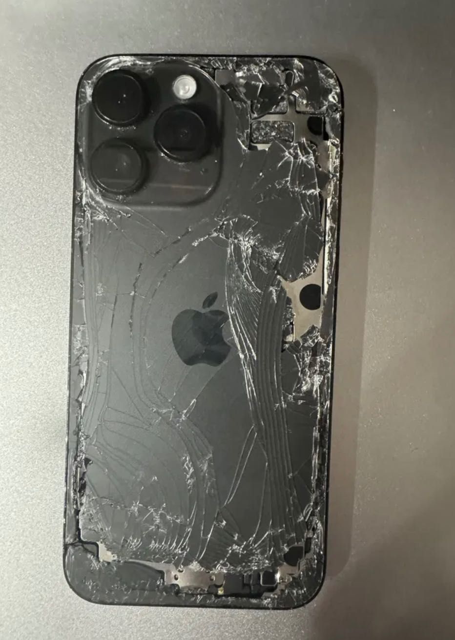 iPhone 14 Pro Max fioletowy uszkodzony