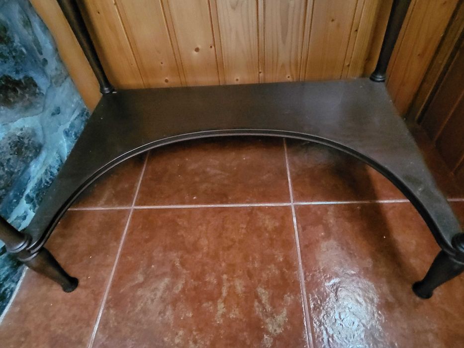 Escrivaninha em madeira