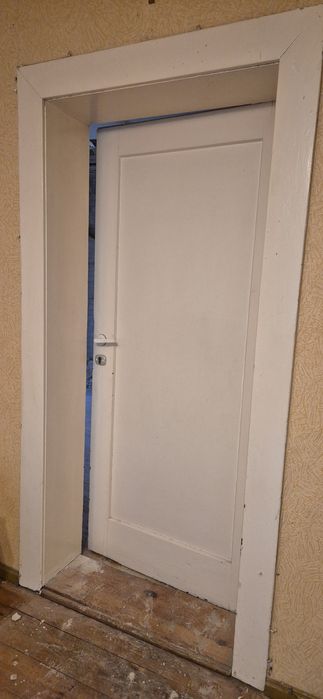 Drzwi z ościeżnicami drewniane stare