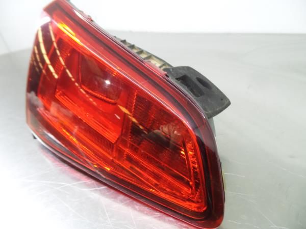 Farolim da mala esquerdo VOLKSWAGEN Golf VII (5G1, BQ1, BE1, BE2)