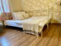 Подобово оренда квартира вільна центрЗвітні документи 10 хв до жд