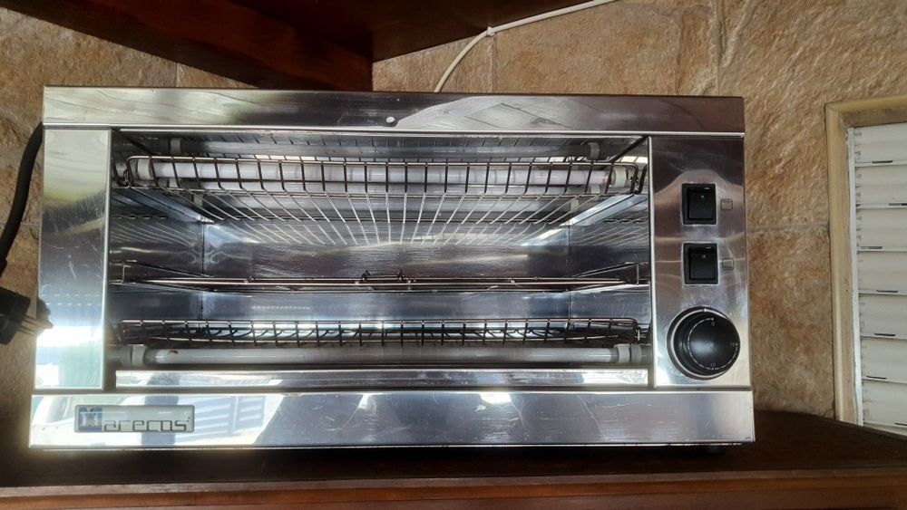 Tostadeira para fazer tostas torradas .