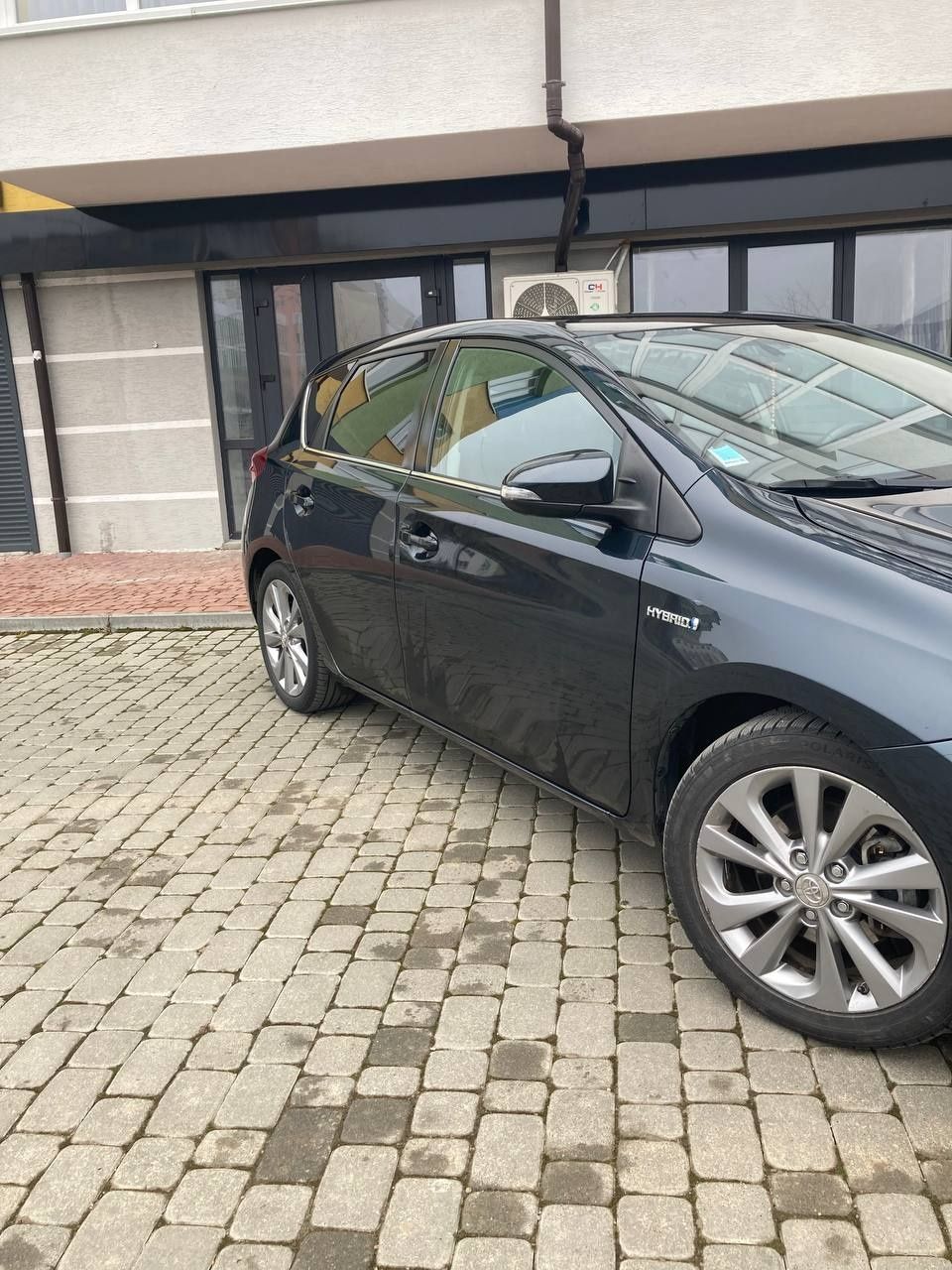 Продам Toyota Auris,  гібрид