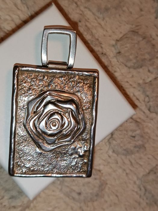 Srebrny duży wisiorek próba 925 waga 14,3 g