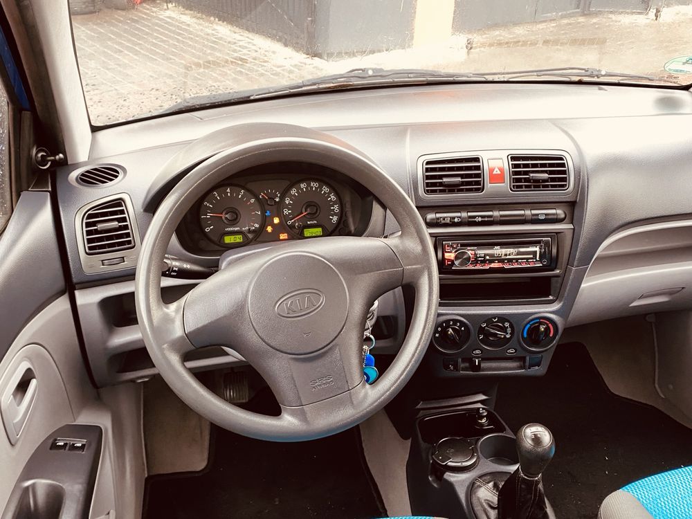 kia picanto rok 2006 poj 1,1 przeb 179tyś  klimatyzacja