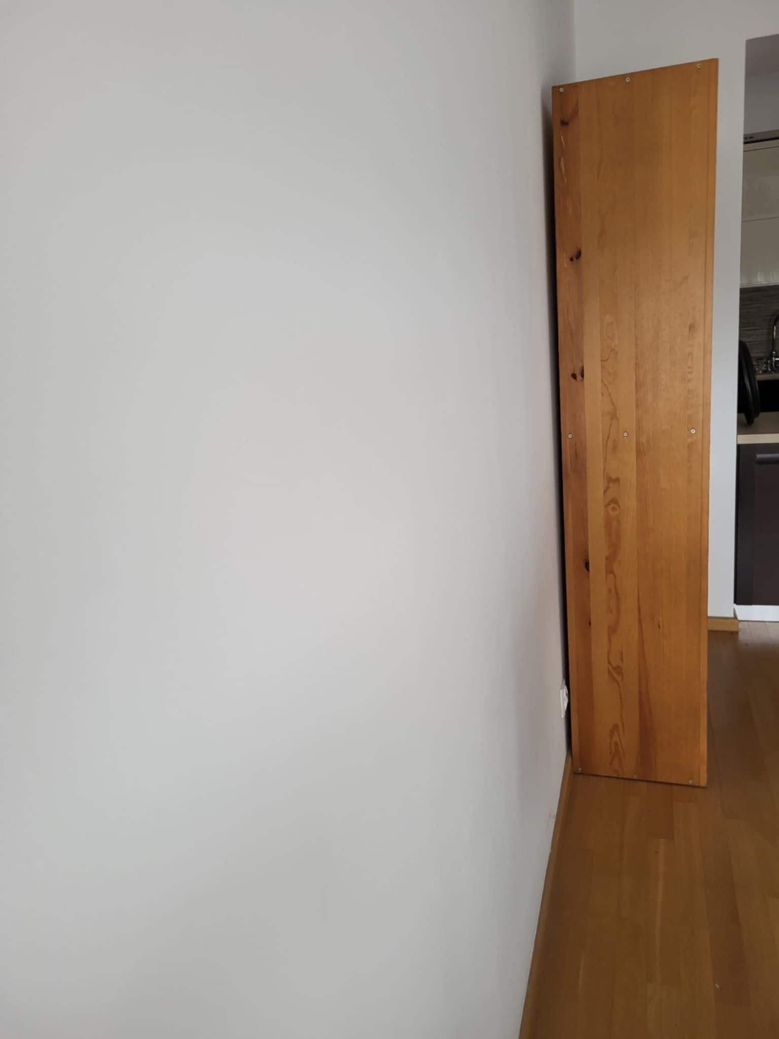Regał na książki z litego drewna