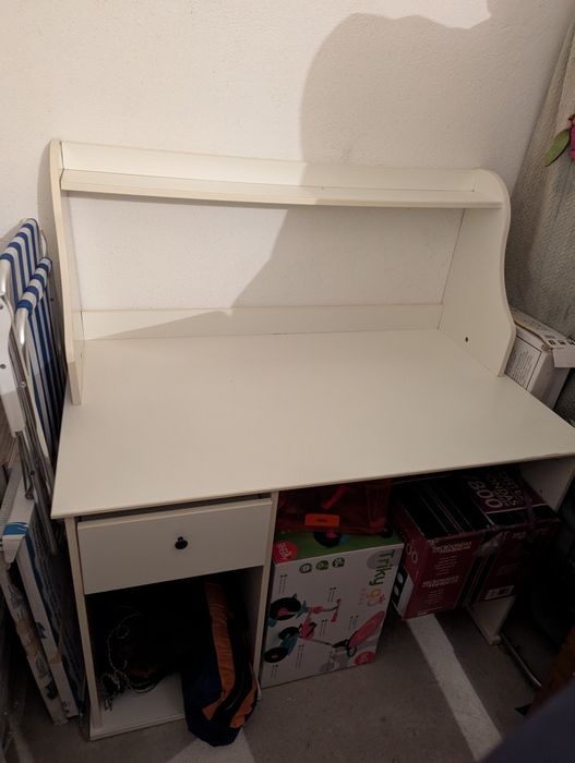 Secretária branca IKEA