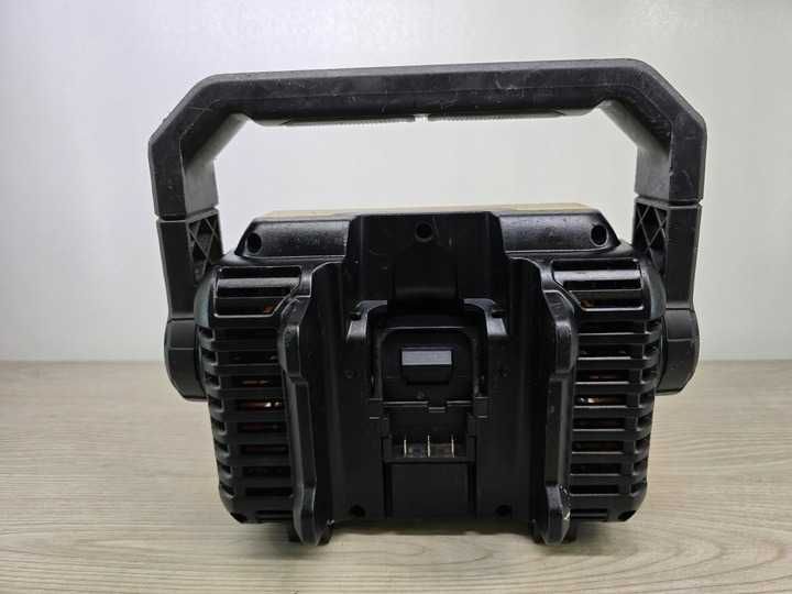 Lampa LED DeWalt DCL077 + akumulator DeWalt 18V 5,0Ah