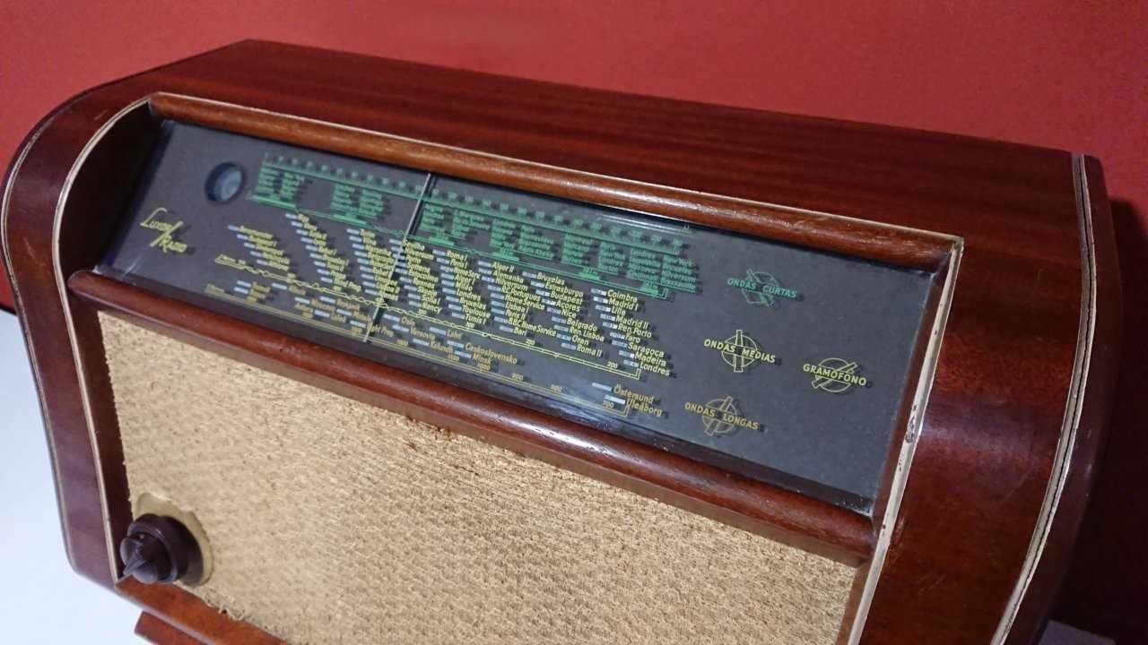Rádio vintage (Luxor), a válvulas