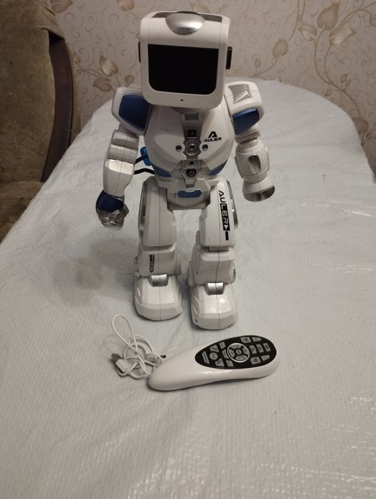 Продам робота на пульті керування