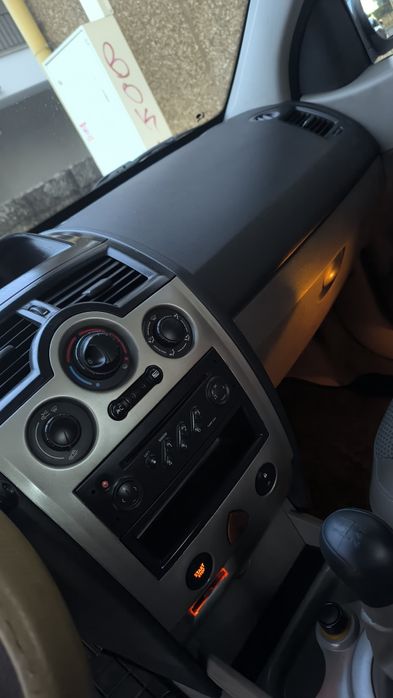 Carro Megane 2004 Gasóleo Diesel