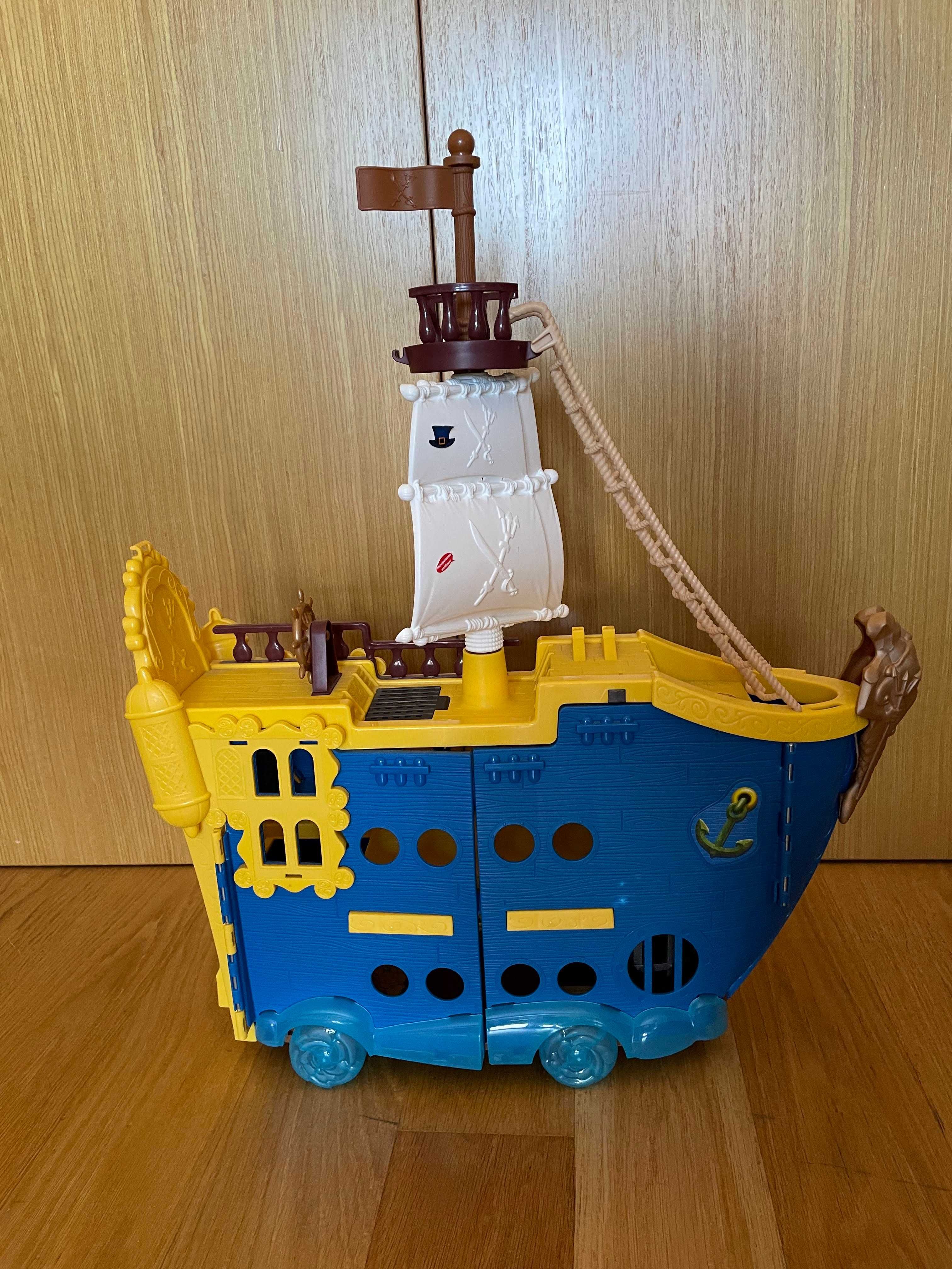 Jake e os Piratas - Barco Colosso dos Mares + Figuras