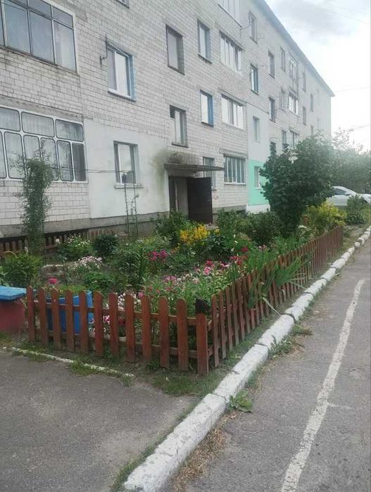 1-кімнатна в центрі села Волошинівка Броварського району