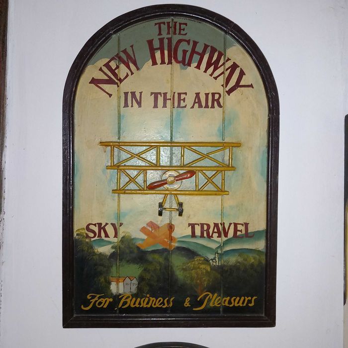 Pintura em madeira com relevo