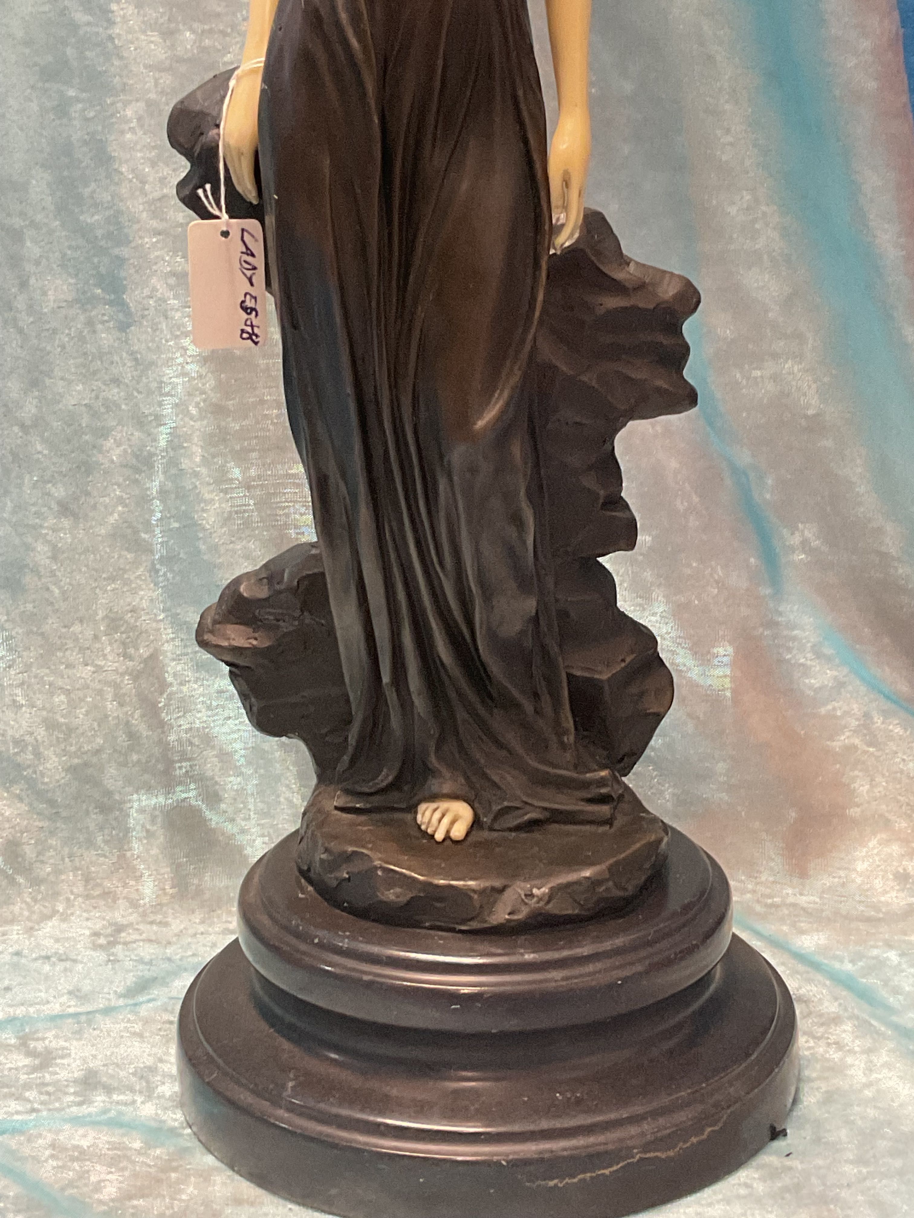 Escultura lady bronze 37 cm