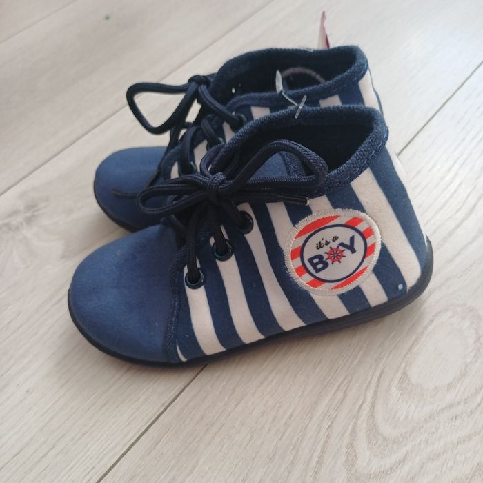 Kapcie chłopięce 24