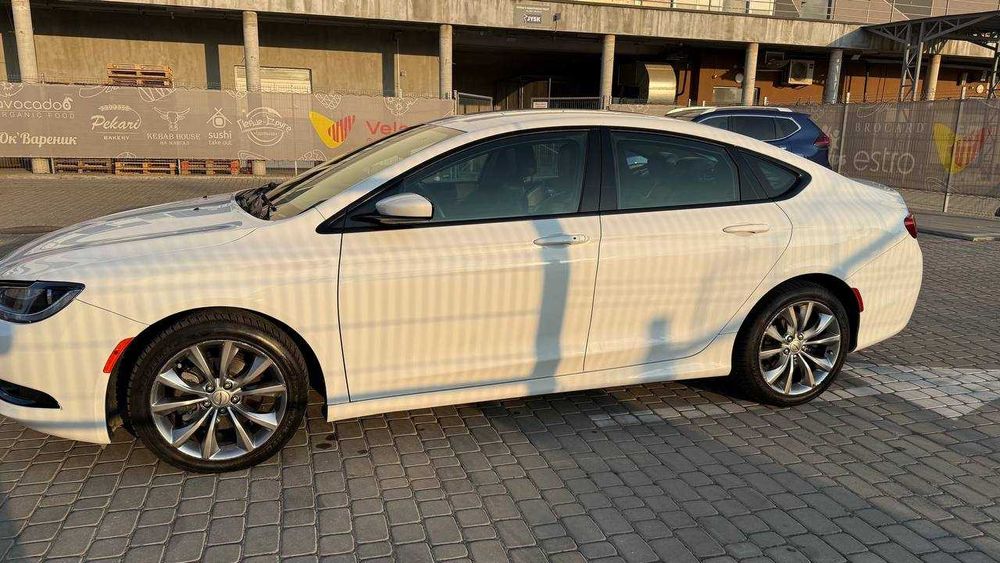 Продам авто Chrysler 200 Sport версія