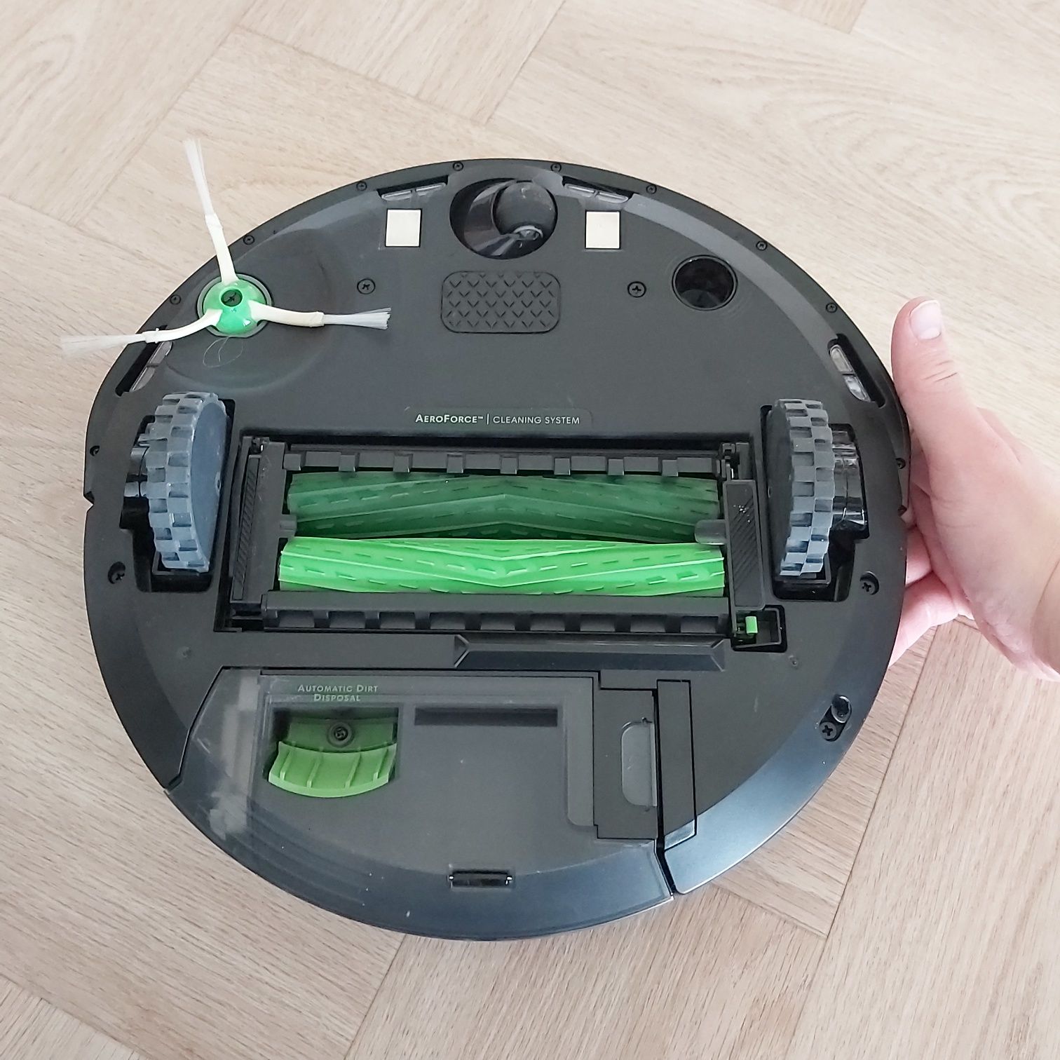 I robot rumba I3 + stacja oczyszczająca jak nowy
