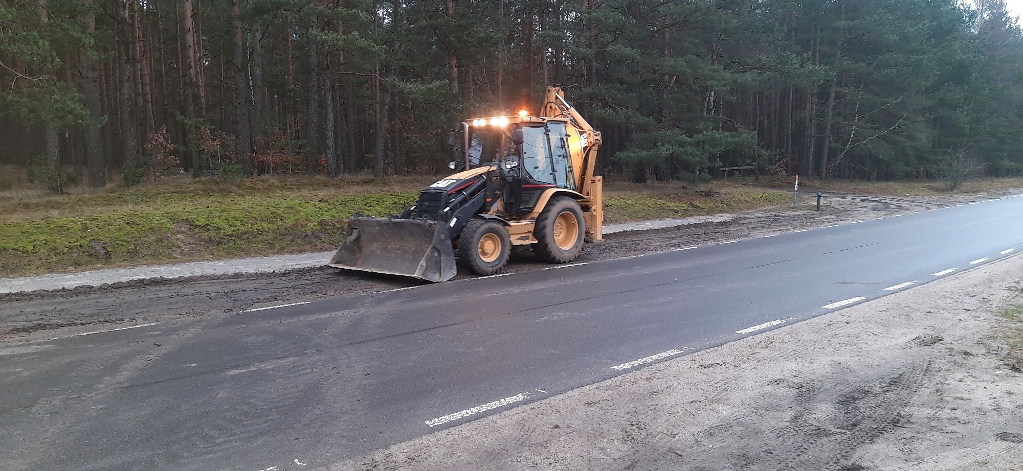 Usługi koparko ładowarką