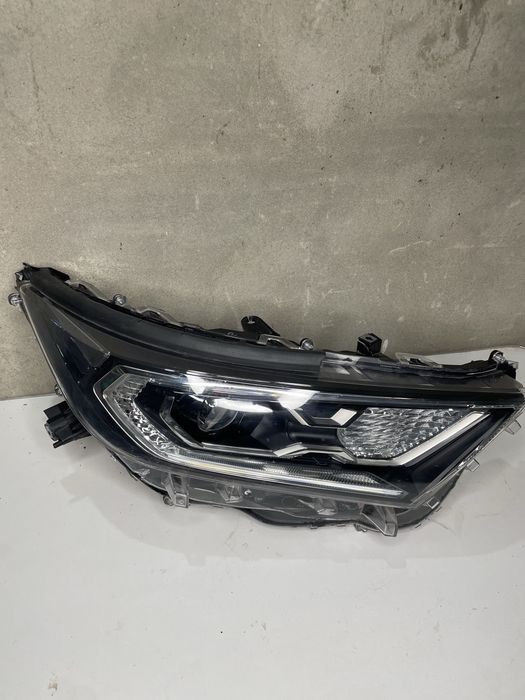 Продам передню оптику для авто Toyota rav 4 v