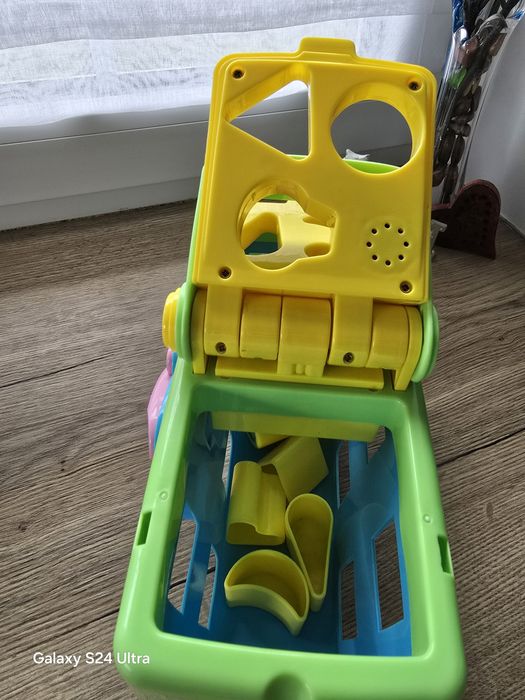 Sorter  koszyk Świnka Peppa stan dobry.